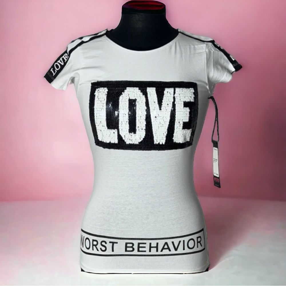 WOMEN’S SEQUINED LOVE PATCH TEE-WHITE